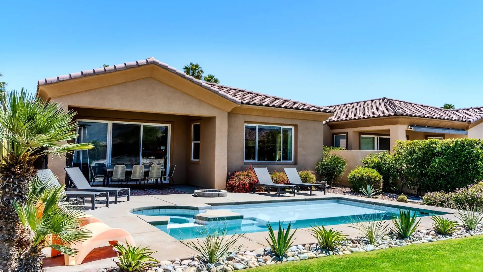 Vista Oasis Retreat Permit# Blic-000,040-2021 Villa Cathedral City